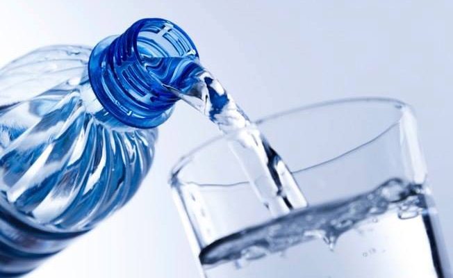Cinco benefícios ao se beber água em jejum: